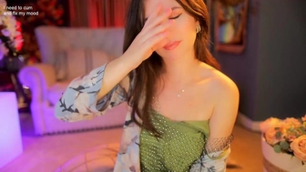 _1s___ young girl opens her wet hole November-2024