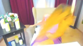 elizabe_th whore doll masturbates vagina