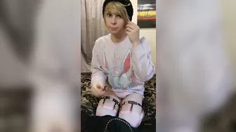 RosieKawaii sexy blonde pulls pussy hand