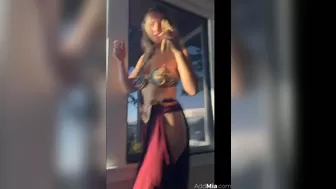 Mia Melano shmara