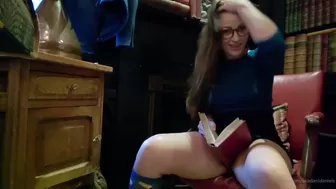 akadanidaniels latin slut brightly fingering shaved holes