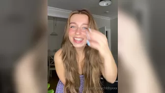 BeachBbyXXX cute slut jumps on a dildo