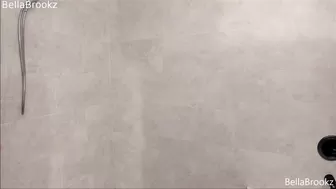 MissBella aka BellaBrookz  naughty bitches gently masturbate shaved pussies