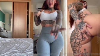 CharlotteEmerson onlyfans takes off her panties