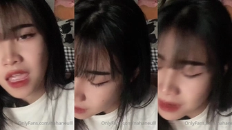 Nahaneulll onlyfans masturbates her hole