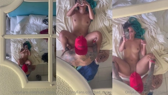 Hooneyydeww onlyfans slut opens pink vulva