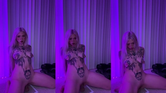 FawksLily onlyfans big ass whore masturbates