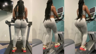 IDreamOfDMonroe onlyfans shaved vulva in chat sextape