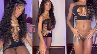 LiviaSantana onlyfans touch wet cunt