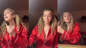 Kira Pregiato onlyfans touches herself