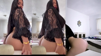 Ashleycarolinap onlyfans masturbates her wet hole