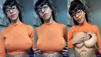 Pleasantmorenaa onlyfans hot whore masturbates