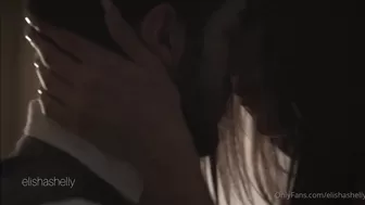 Elisha Shelly aka elishashelly fucking herself in her pussy