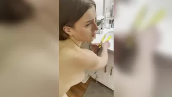 AlexiaXRae busty bitch jerks pussy with phallus