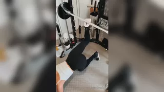 leolulu_xxx blissful devil caresses shaved vagina