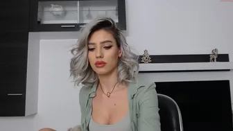 i_am_sarahxxx busty babe deep sucking dick