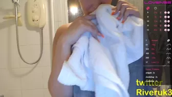 river_uk adorable passion masturbating pussy