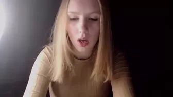 canadian_dream doll in stockings pulls pussy with fingers