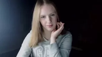 canadian__fire seductive babe fucks both holes