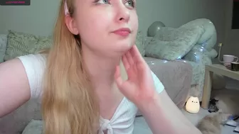 teeencute skinny bitch jerks pussy with dildo