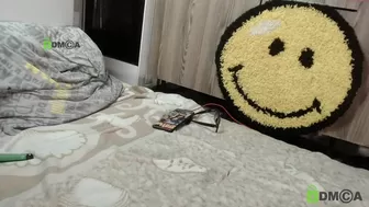 reptile_lifehacks hot lady plants hand in anus