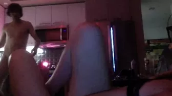 zakfuckschloe sultry slut fucks her pussy