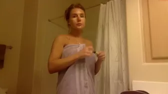 theselina_kyle cute chick jerking her pussy with a phallus