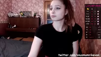 snusmumriken_ busty harlot fingering pussy