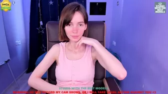 anastasia_shy a nice babe kneads her cunt