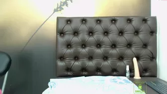 amy_snow crazy chick caresses shaved cunt