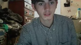 420angelbaby petite babe gently masturbates cunt