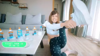 newchloe18 whore model shows off her beauty