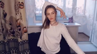 marie_blue naughty trash screeches like a bitch on a mate during vaginal masturbation