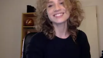 kosherpussy hot female fucks herself in the anus