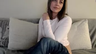 juicytaylor expressive swell performs crazy dance