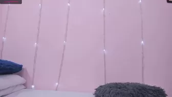big_tits_in_your_face charming finger jerking off