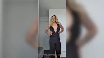 Brooke Spearz gentle handjob