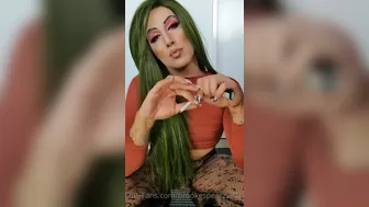 Brooke Spearz big boobed bitch licks dildo