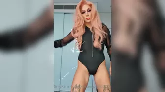 Brooke Spearz attractive bitch showed holes