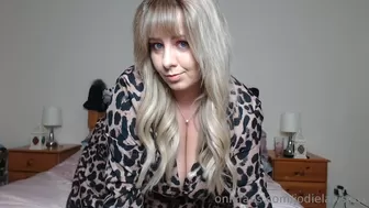 Jodie Lawson   thick slut caresses  tits