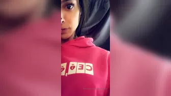 Chelsea Marie aka xxxchelseamarie cute babe exposes big tits