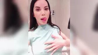 Sasha Hevyn sultry whore naughty with a vibrator