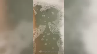 iammery delightful bitch exposes sexy body