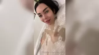 iammery Spoiled girl