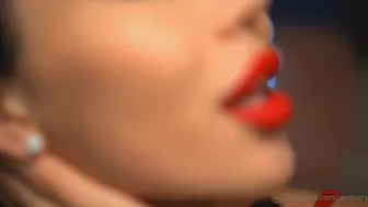 iammery dildo fucks herself and teases the clit with a vibrator
