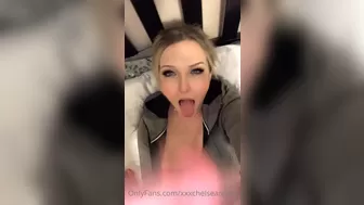 Chelsea Marie aka xxxchelseamarie dark chick seduces with big shapes