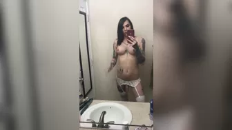 Chelsea Marie aka xxxchelseamarie wicked girl fingers her shaved holes
