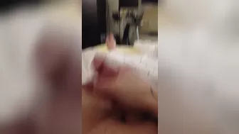 Chelsea Marie aka xxxchelseamarie hot prostitute masturbating pussy with her hand