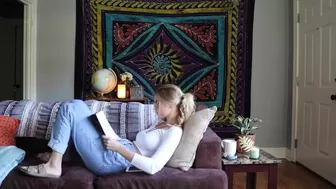 Mom_Jeans naughty slut fucks pussy