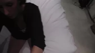 Mariah_Leonne fucking herself in her pussy